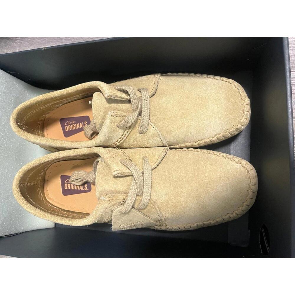 Clarks - Picture 2 of 4